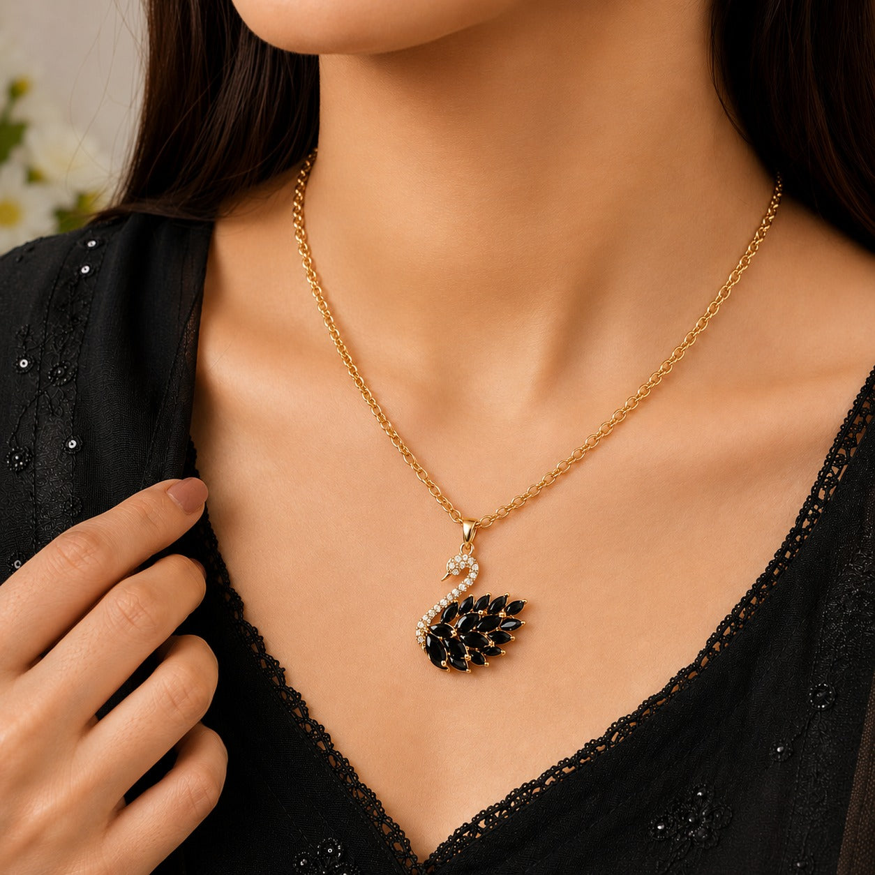 Black-Swan-Necklace