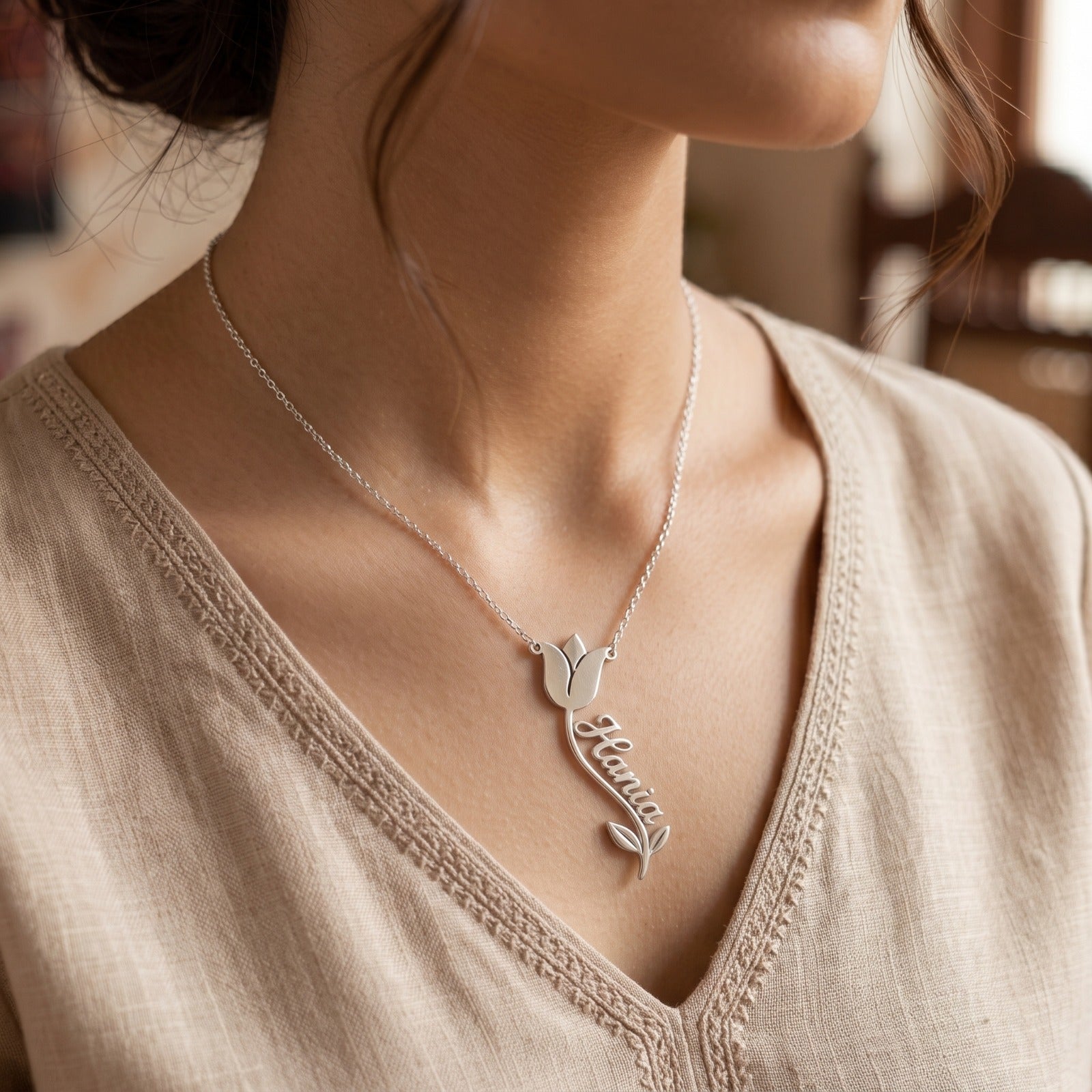 Elegant-Tulip-Name-Pendant