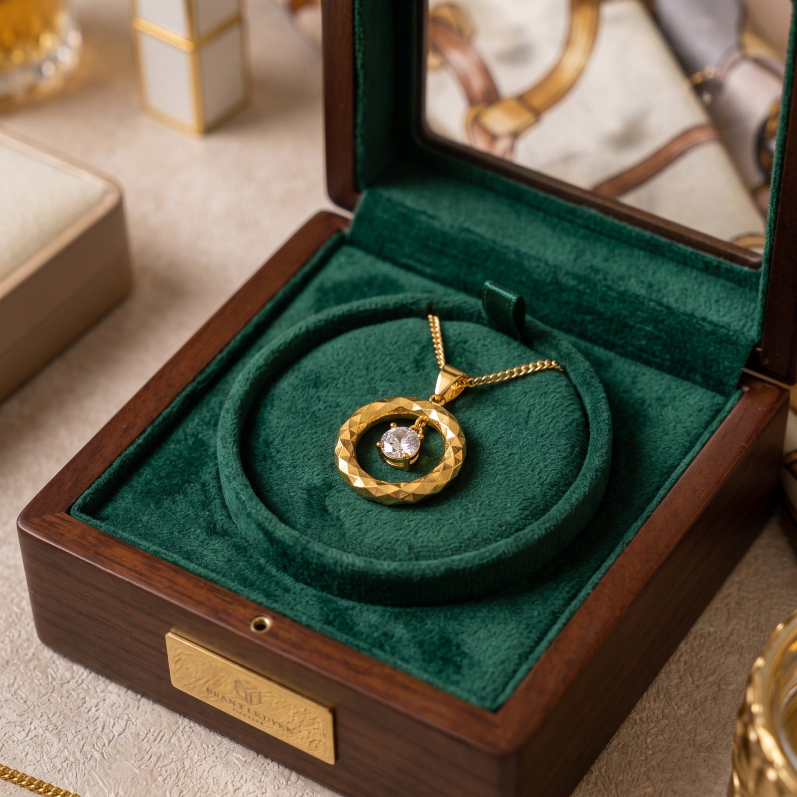 Gold-Circle-Necklace
