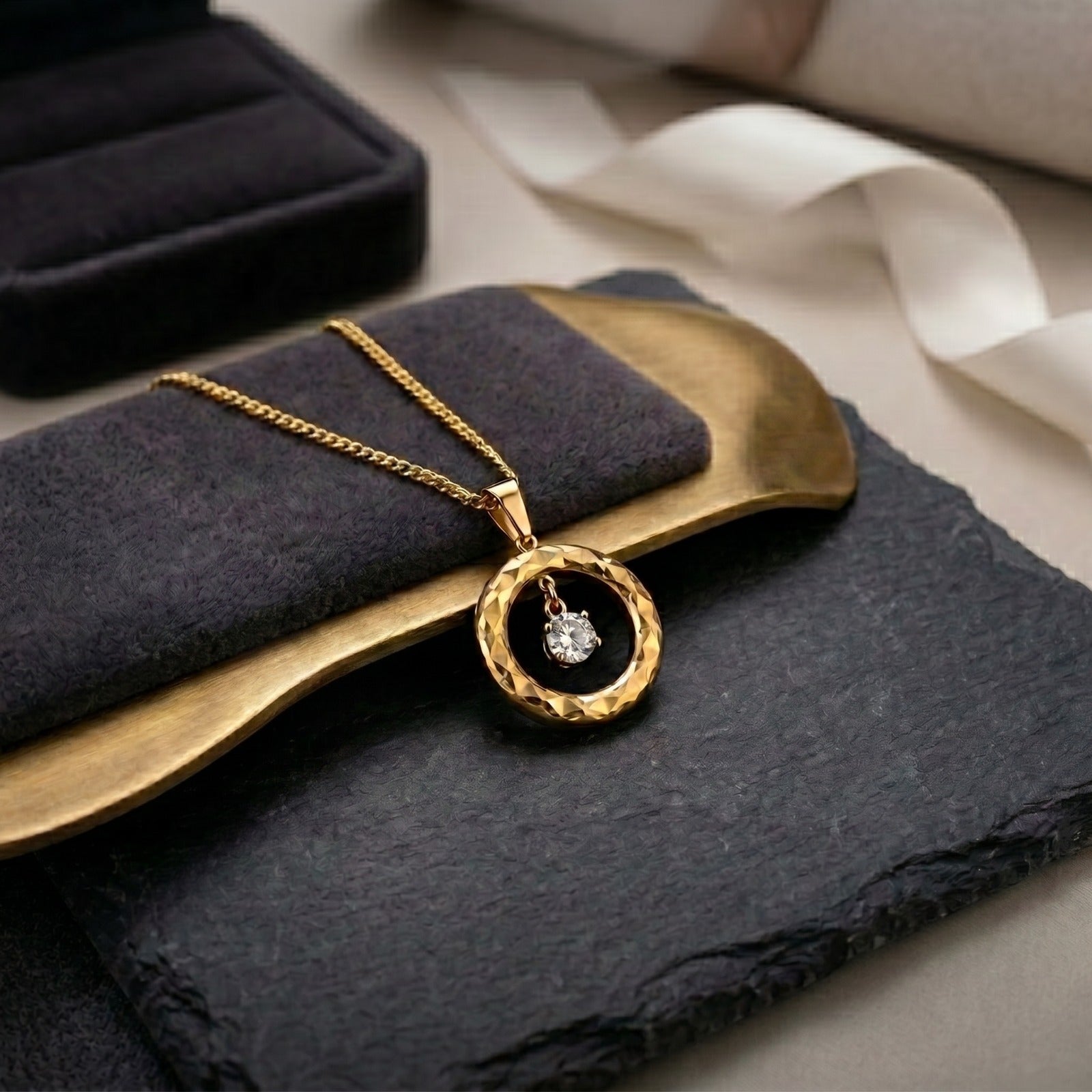 Luna-Circle-Necklace