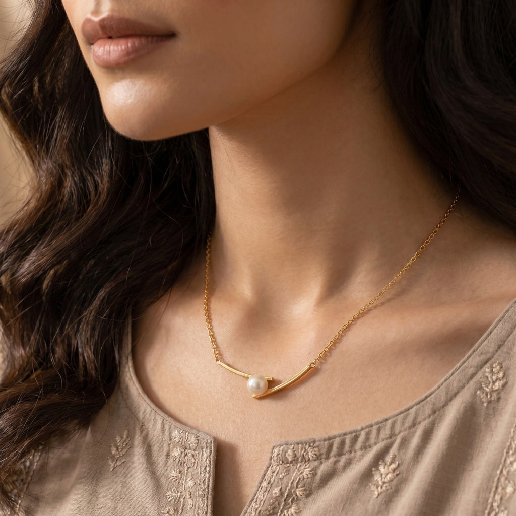 Pearl-Arc-Necklace