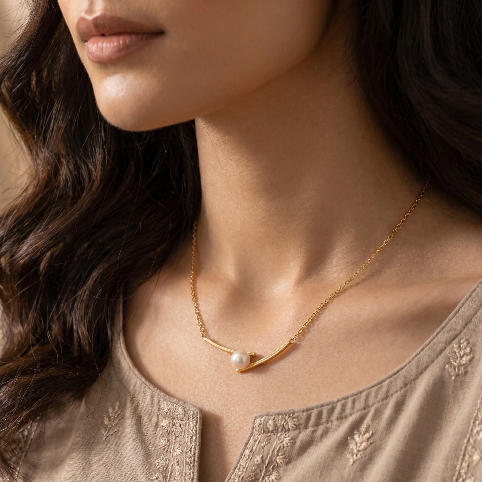 Pearl-Arc-Necklace