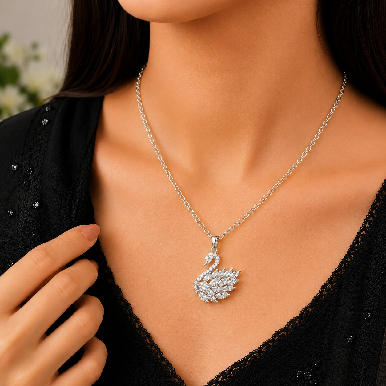 Silver-Swan-Necklace