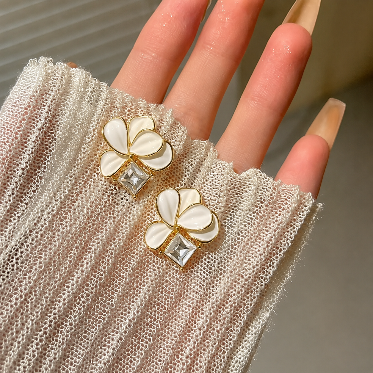 white-blossom-earrings